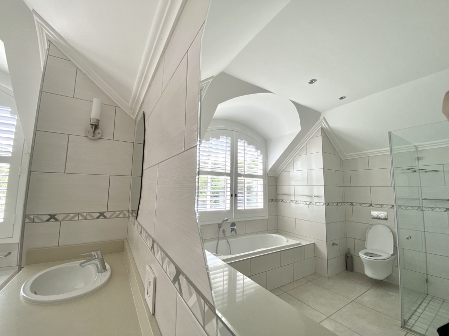 5 Bedroom Property for Sale in Sedgefield Central Western Cape